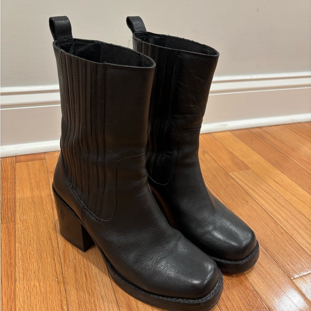 Seychelles Black Leather Block Heel Ankle Boots